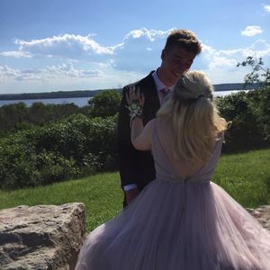 Meet your Posher, Mia kara